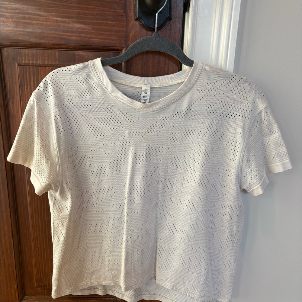 Lululemon Women's Cream Short Sleeve Top